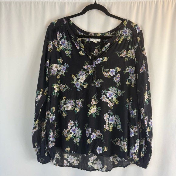Velvet Black Floral Blouse WornOnTV: Size L - Picture 4 of 16